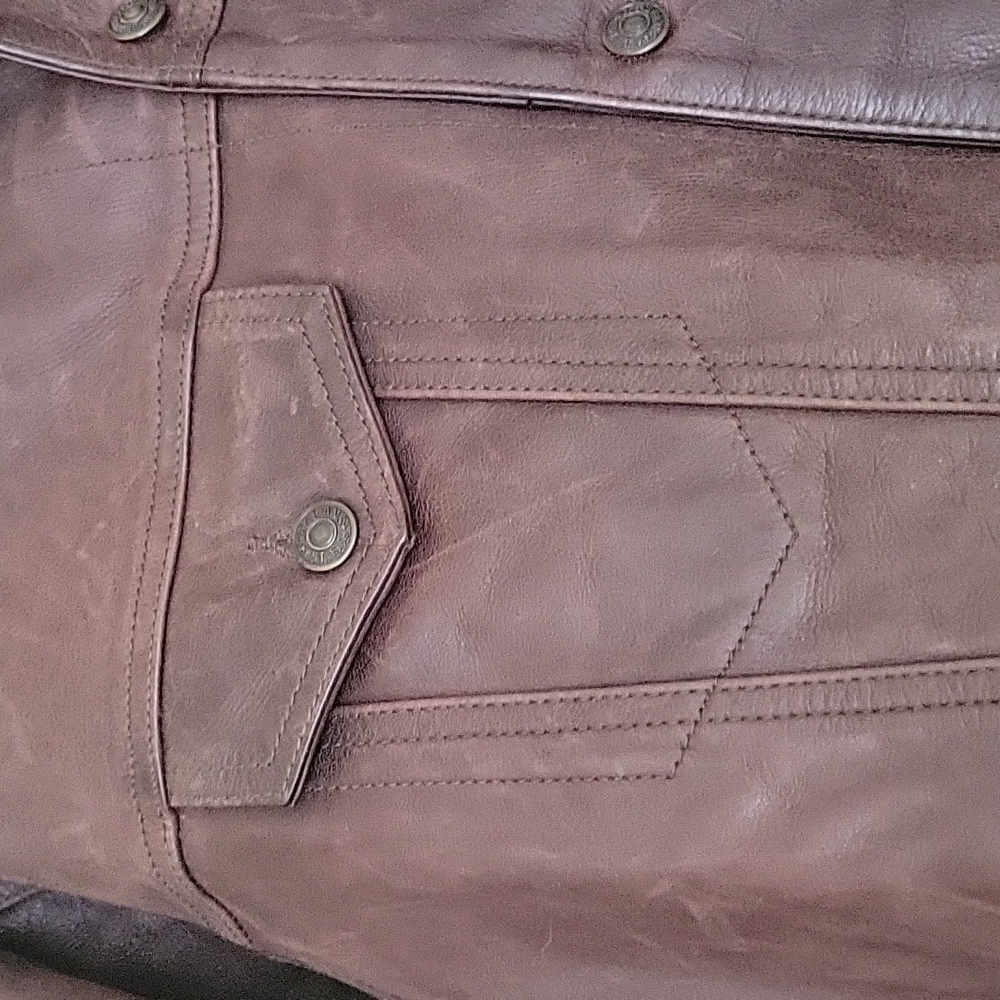 leather jacket - Picture 2 of 4